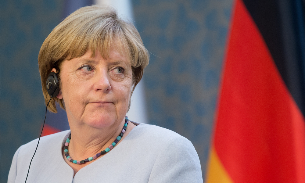 Angela Merkel başbakanlık yemini etti