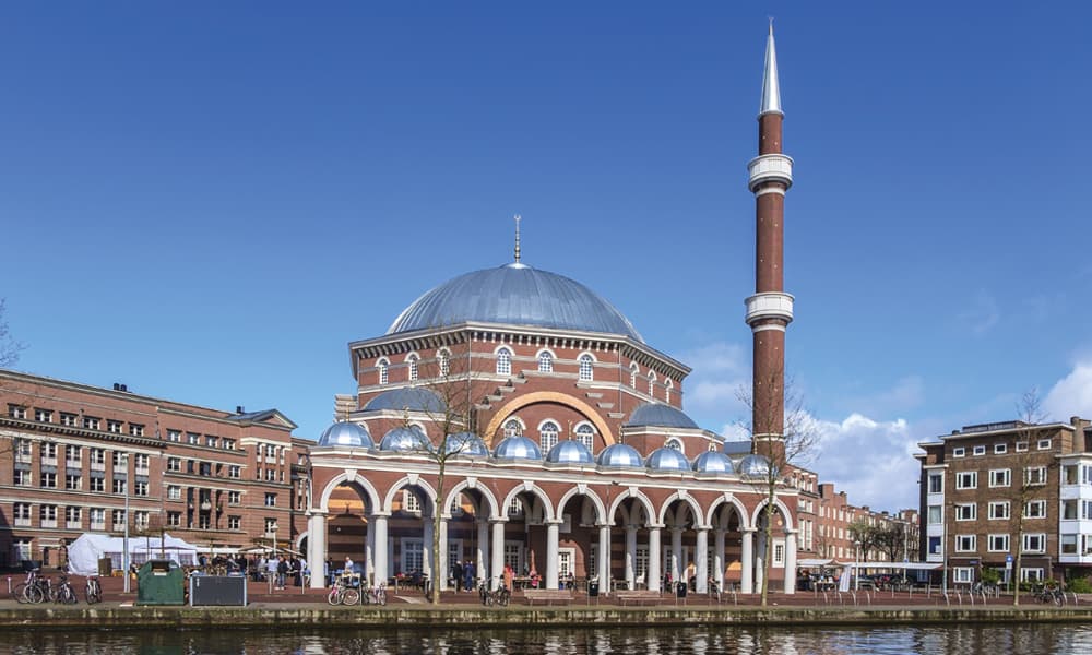 Hollanda Camiler Konusunda Avusturya’nın İzinde