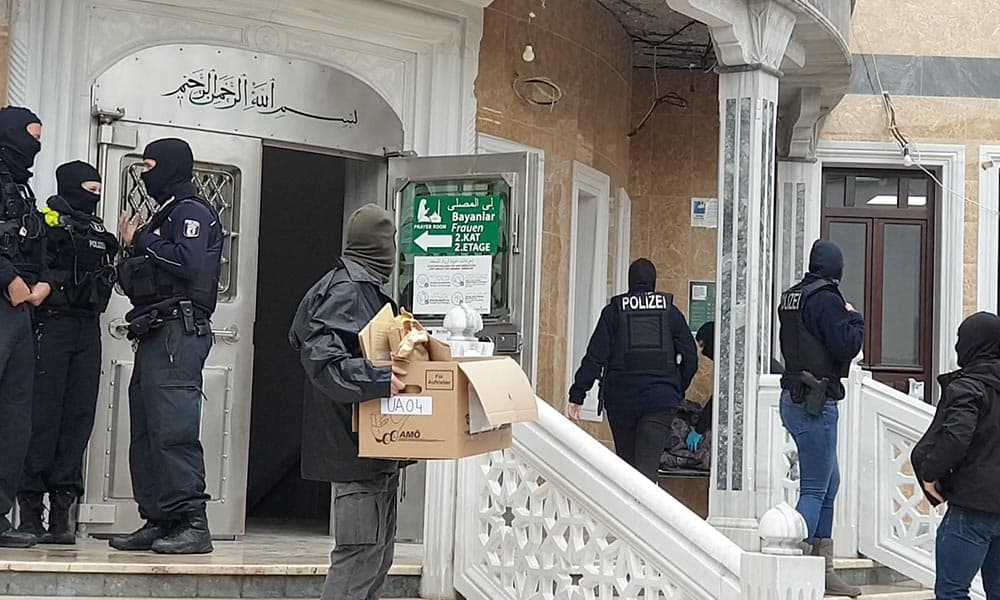 berlin mevlana camiine baskın