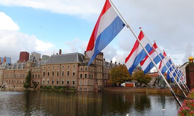 Hollanda'da parlamentosu milli görüş suçlama