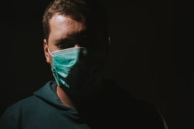 Genç Nüfusun Neredeyse Yarısının Akıl Sağlığı Risk Altında