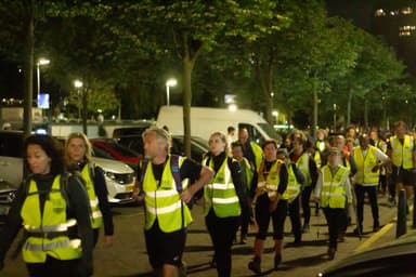 Hollanda’da Binlerce Kişi Mültecilere Destek İçin 40 Kilometre Yürüdü