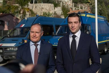 Hakkında göçmenlerin AB sularından geri itilmesine göz yumduğu iddialarından dolayı soruşturma açılan eski FRONTEX Direktörü Fabrice Leggeri, aşırı sağ bir partiden Avrupa seçimleri için aday gösterildi. Peki, adaylığı da yöneticiliği kadar tartışılan Fabrice Leggeri kimdir?