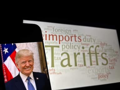 Tarifeleri ABD'ye en çok kazandıracak şekilde kullanmayı vadeden Trump yönetimi, çelikten otomobile kadar birçok ürüne yüksek vergi getirirken, Avrupa Birliği yeni gümrük vergileriyle bir misilleme hazırlığında. Tarafların attığı karşılıklı adımlar neler ve bunların etkileri neler olacak?