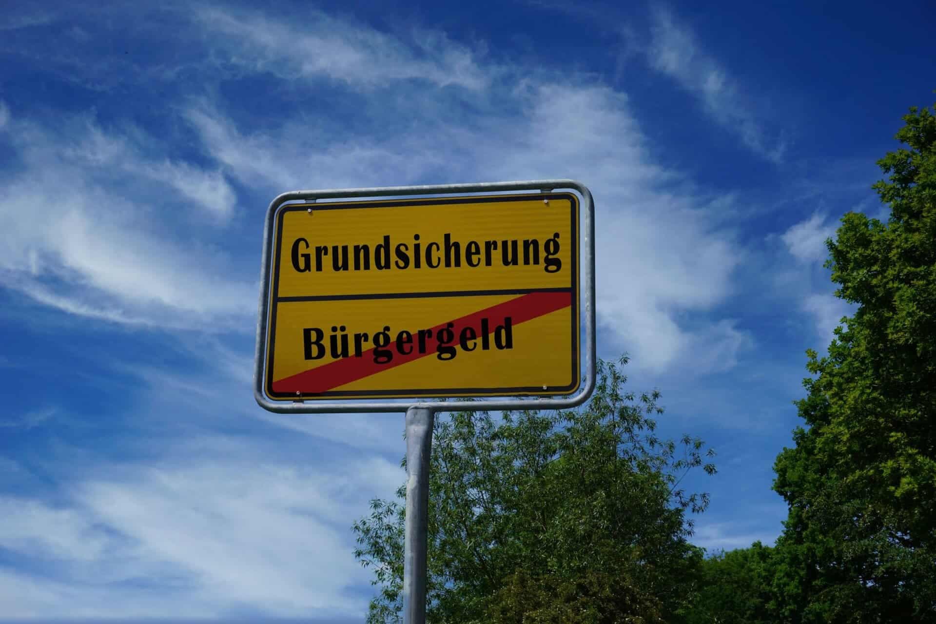 Grundsicherung - Temel Güvence, Foto: Janet Worg, shutterstock.com