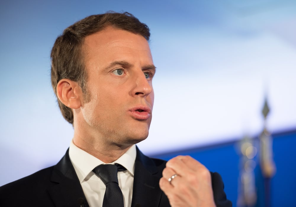 Macron banliyö