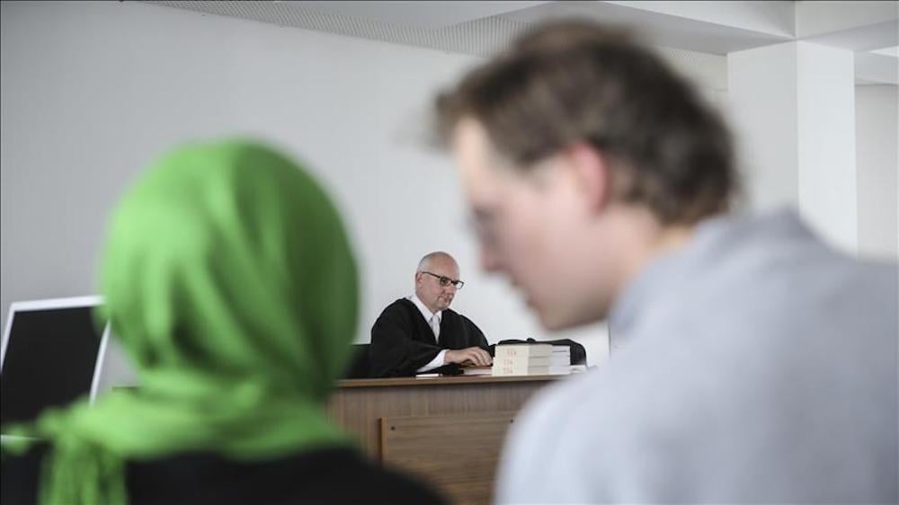 almanya başörtülü öğretmen