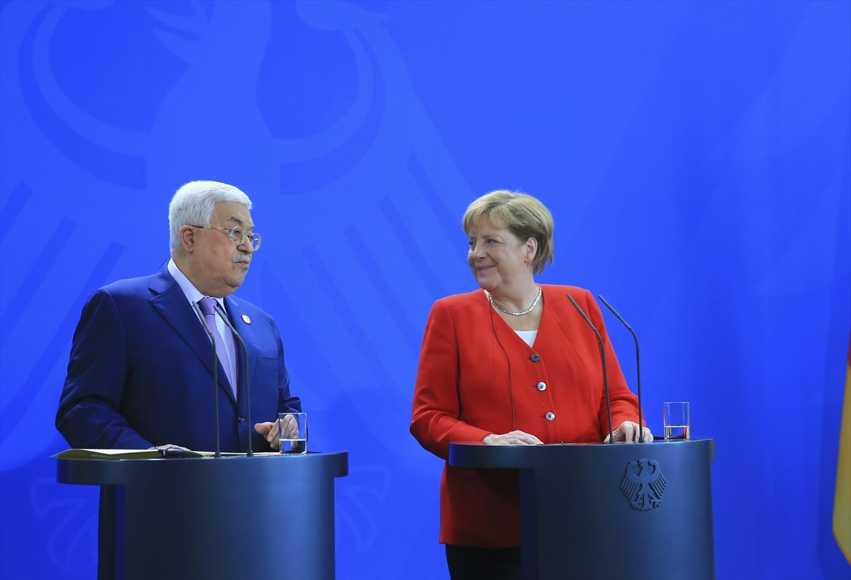 Angela Merkel, Mahmut Abbas