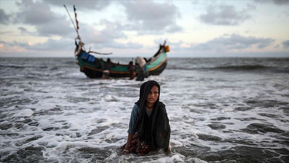 Arakanlı Mültecileri Taşıyan Teknedeki Şiddetin Görüntüleri Ortaya Çıktı