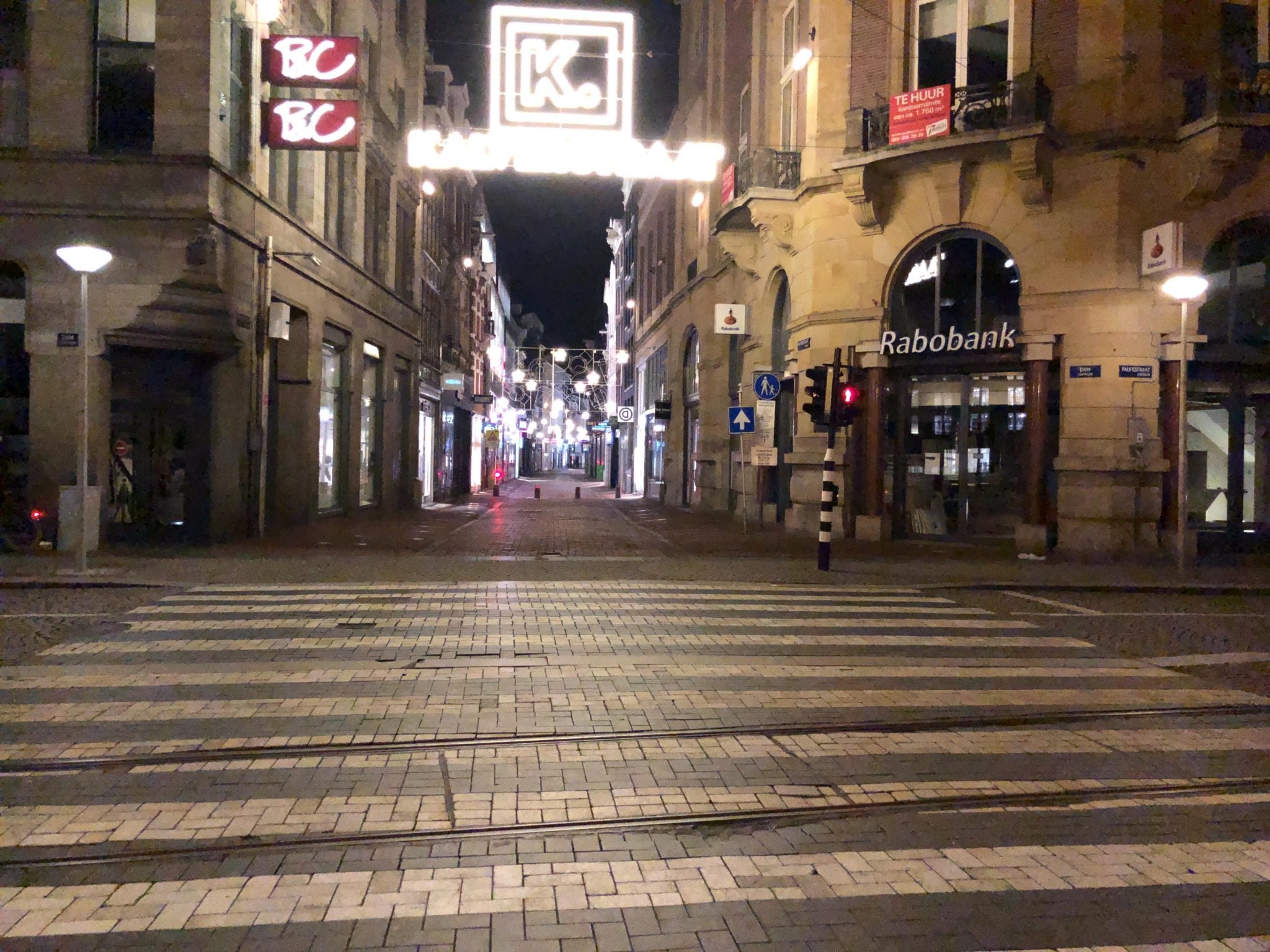 Hollanda sokağa çıkma kısıtlaması