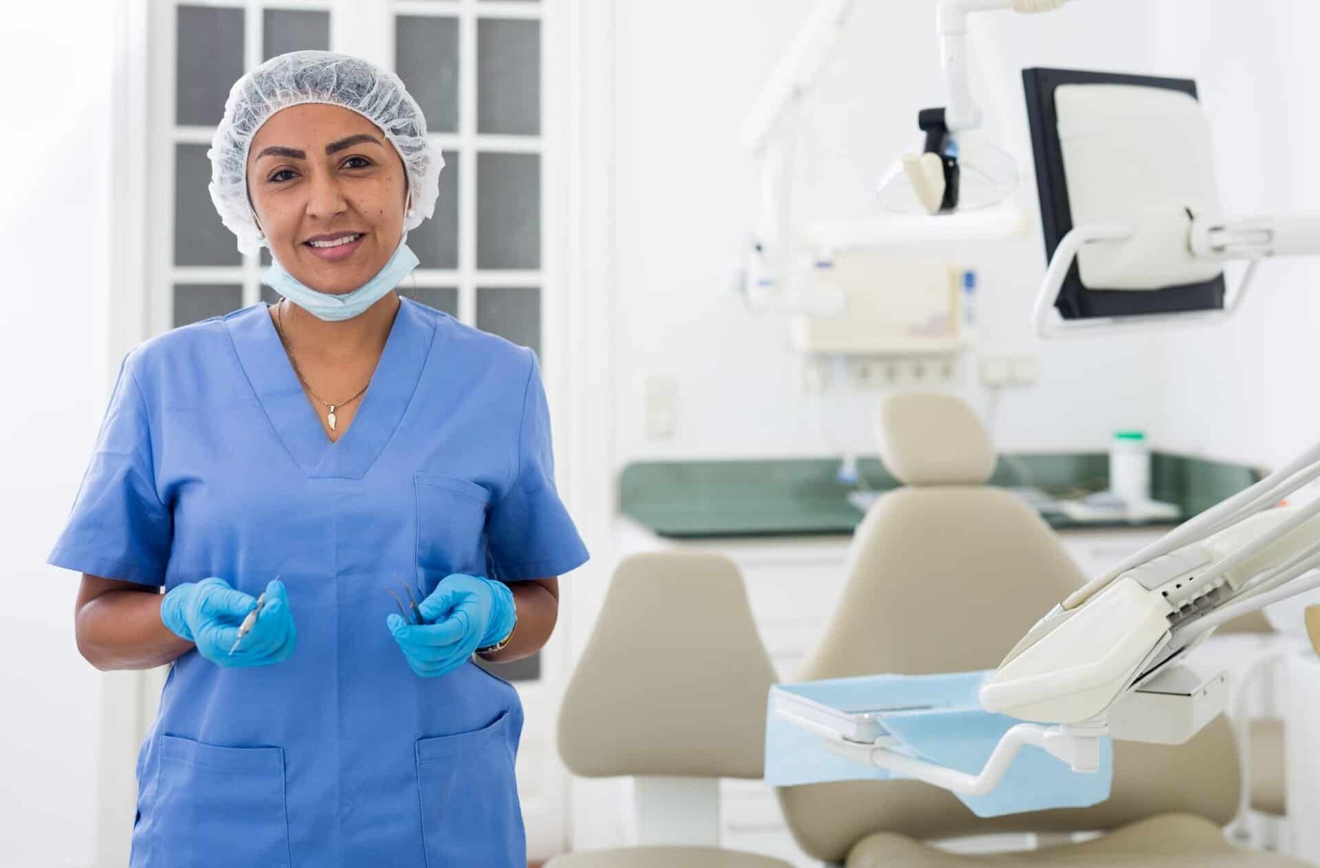 Türkiye’den Doktor Göçü II: “Diş Hekimliği Türkiye’de Kriz Yaşıyor”