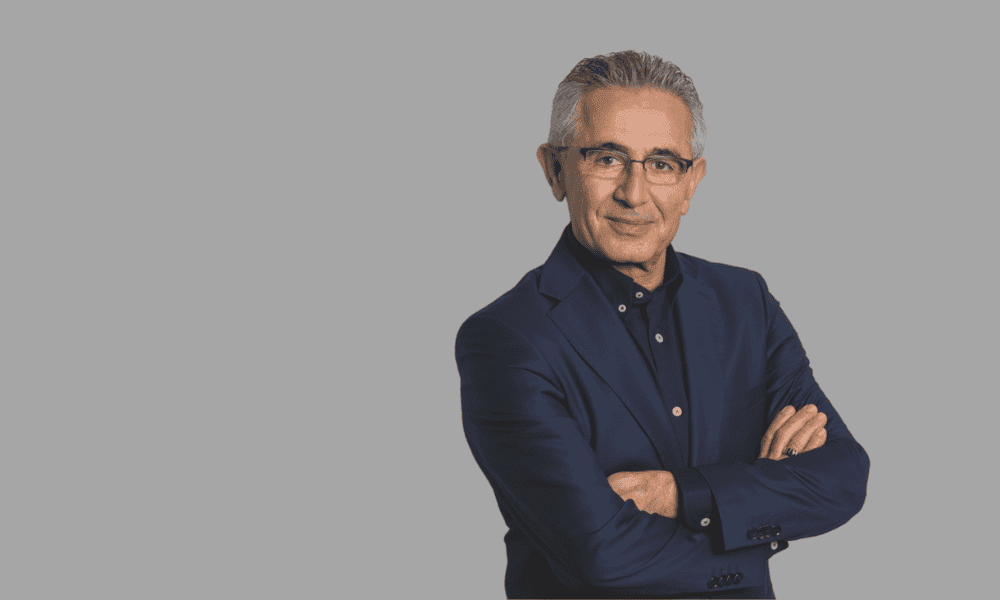 Turgut Yüksel: “Yabancı Kökenli Bir Siyasetçinin İki Kat Çalışması Gerekiyor”