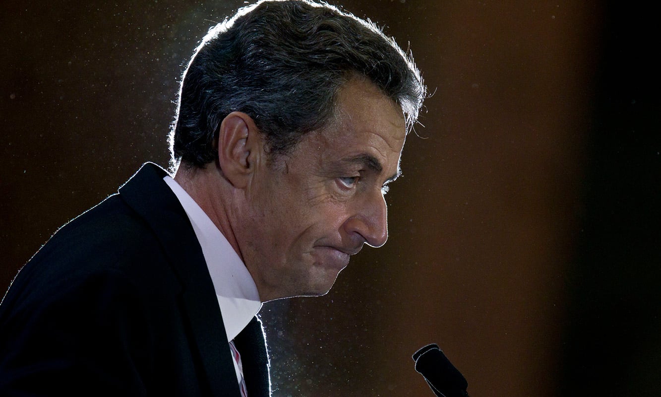 nicolas sarkozy hapis cezası aldı