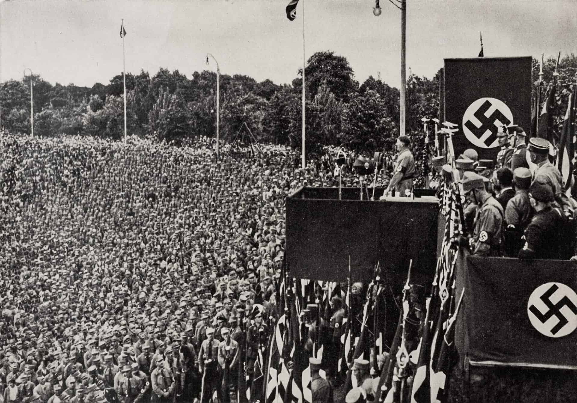 Nazi Partisi NSDAP Nazizim faşizm Almanya holokost ırkçılık yahudi karşıtlığı II. Dünya Savaşı Adolf Hitler