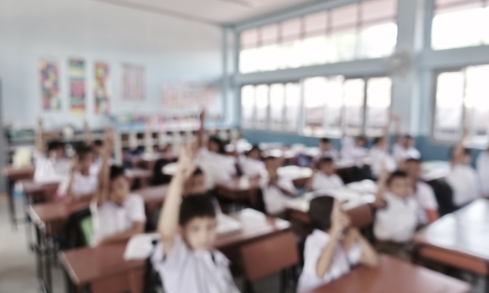 Almanya'da Hitler selamı verdiren öğretmen