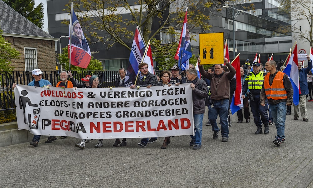 Hollanda’daki Türk Camisinden “Provokasyona Gelmeyin” Çağrısı