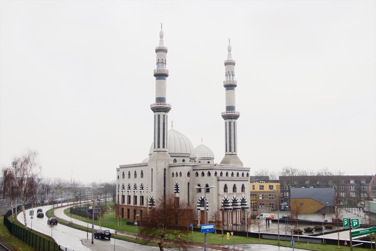 Essalam Camisi Rotterdam