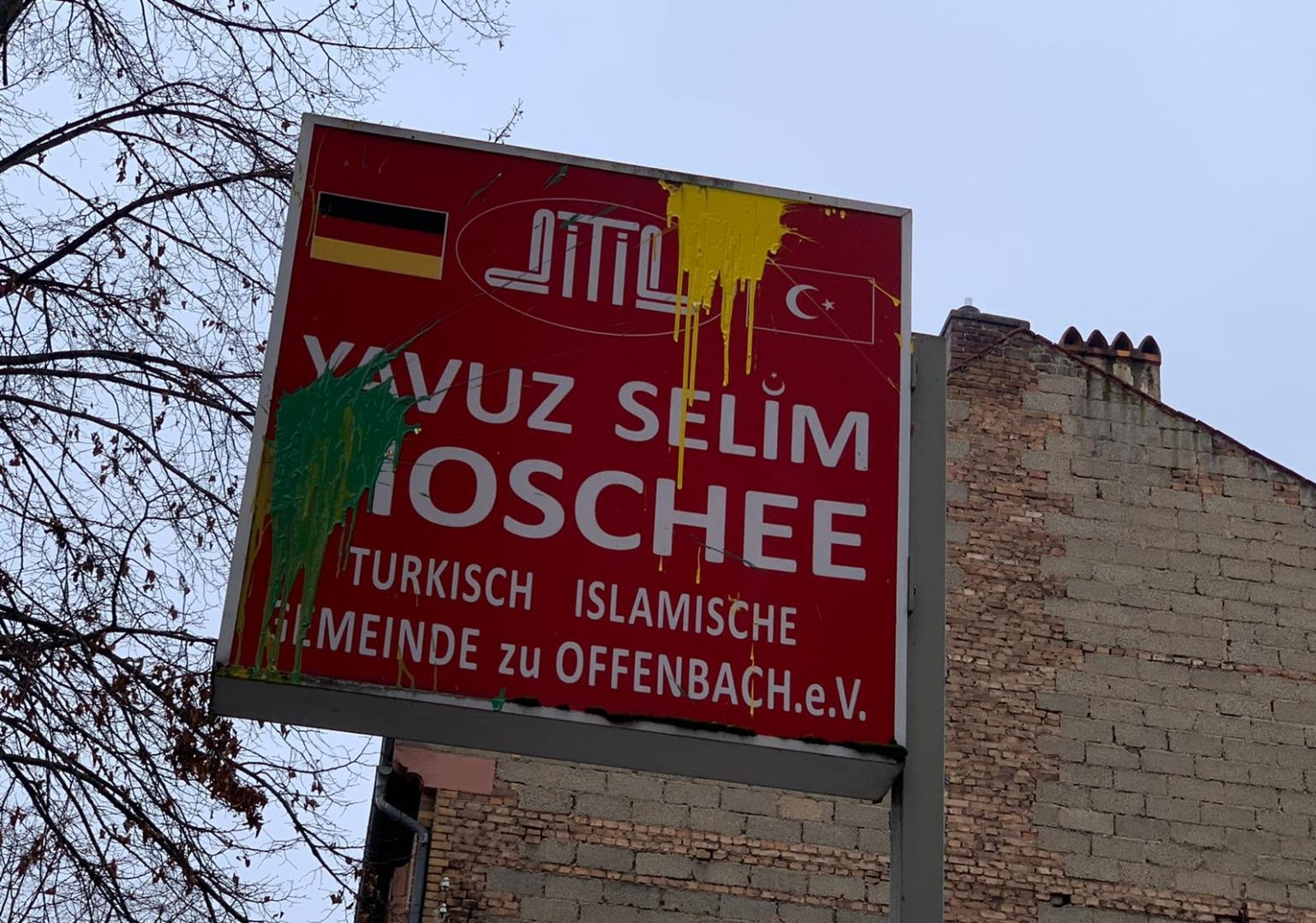 Offenbach DİTİB Yavuz Selim Camii’ne Boyalı Saldırı