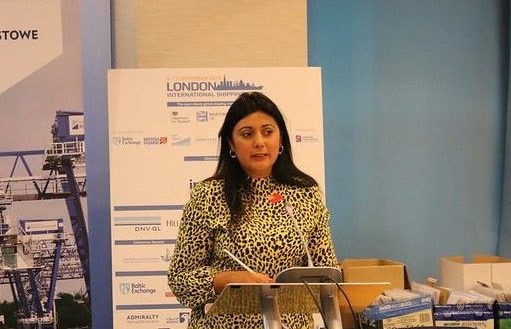 İngiltere’de Müslüman Bakan İnancından Dolayı Görevden Alındığını Söyledi