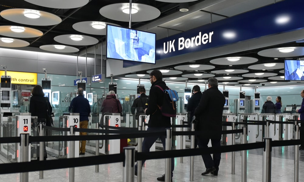 İngiltere Ankara Anlaşması Türklere süresiz oturum kaldırıldı
