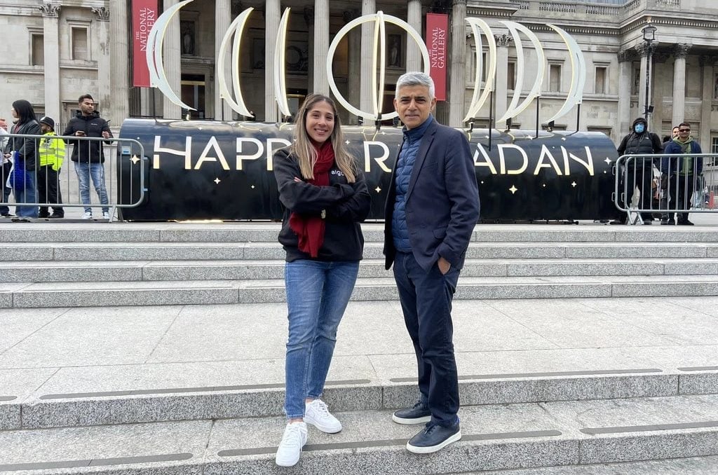 Londra'da Ramazan Işıkları: "Londra’da İlk Defa Ramazanın Ruhunu Hissettim"