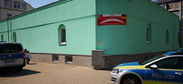 Dresden’de Bir Cami Benzin Dökülüp Yakılmak İstendi