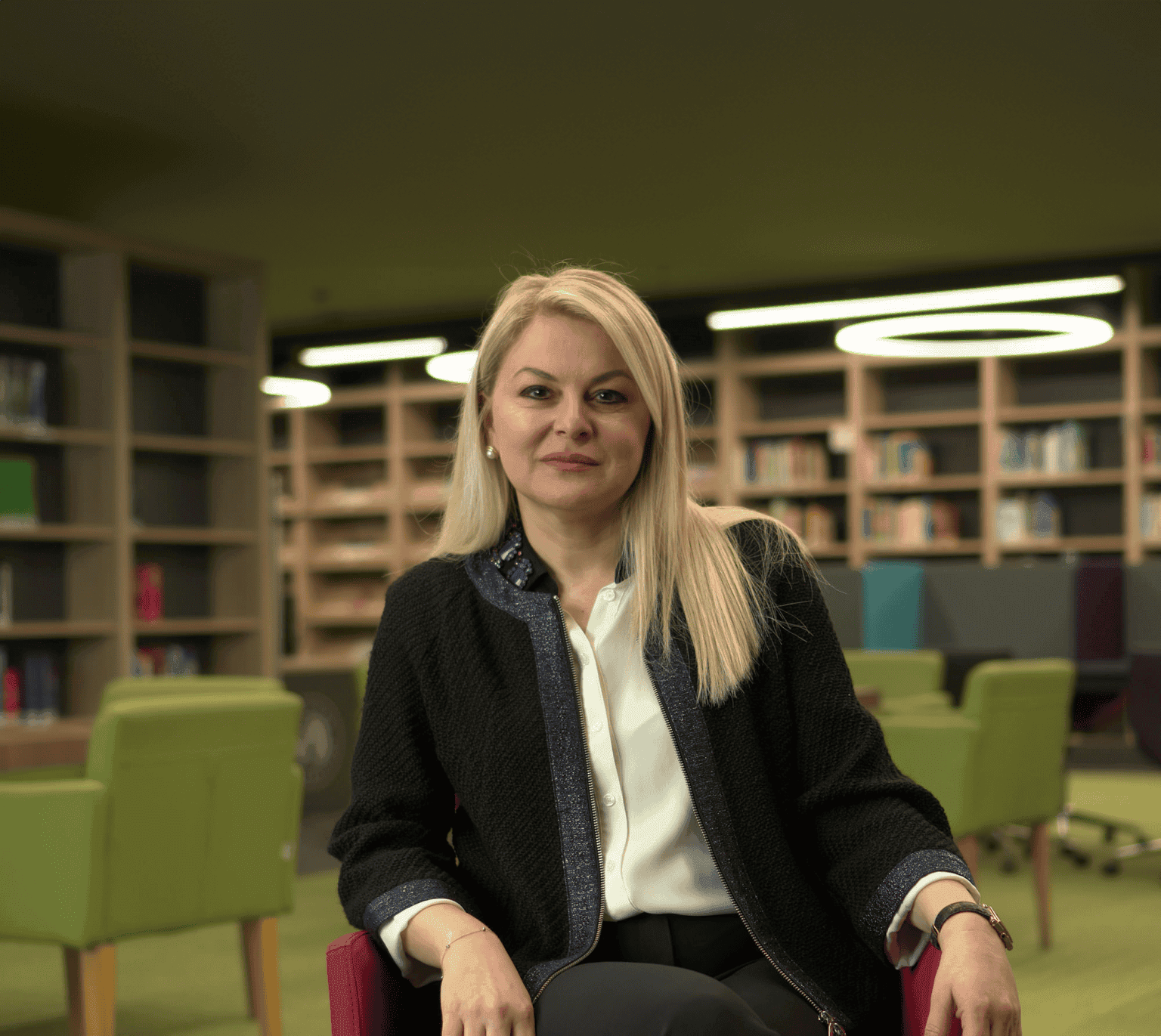 Siyaset bilimi profesörü Deniz Ülke Arıboğan ile komplo teorilerinin aşırı sağ, popülizm ve mevcut siyasi sistemlerle ilişkisini konuştuk.