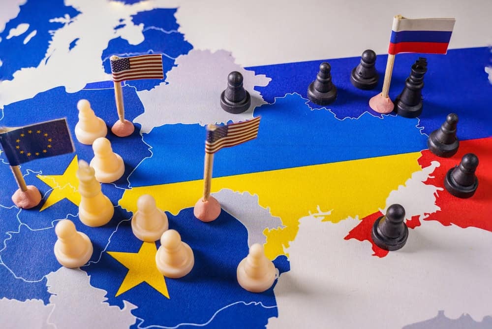 Ukrayna'ya sağlanan silahlardan, yapılan ekonomik yardımlara, bu ülkeden alınan buğdaydan, savaştan kaçan Ukrayna vatandaşlarının durumlarına kadar pek çok başlık, Avrupa Parlamentosunda oluşacak yeni güç dengesine göre yeniden değerlendirmeye tabii tutulacaktır.