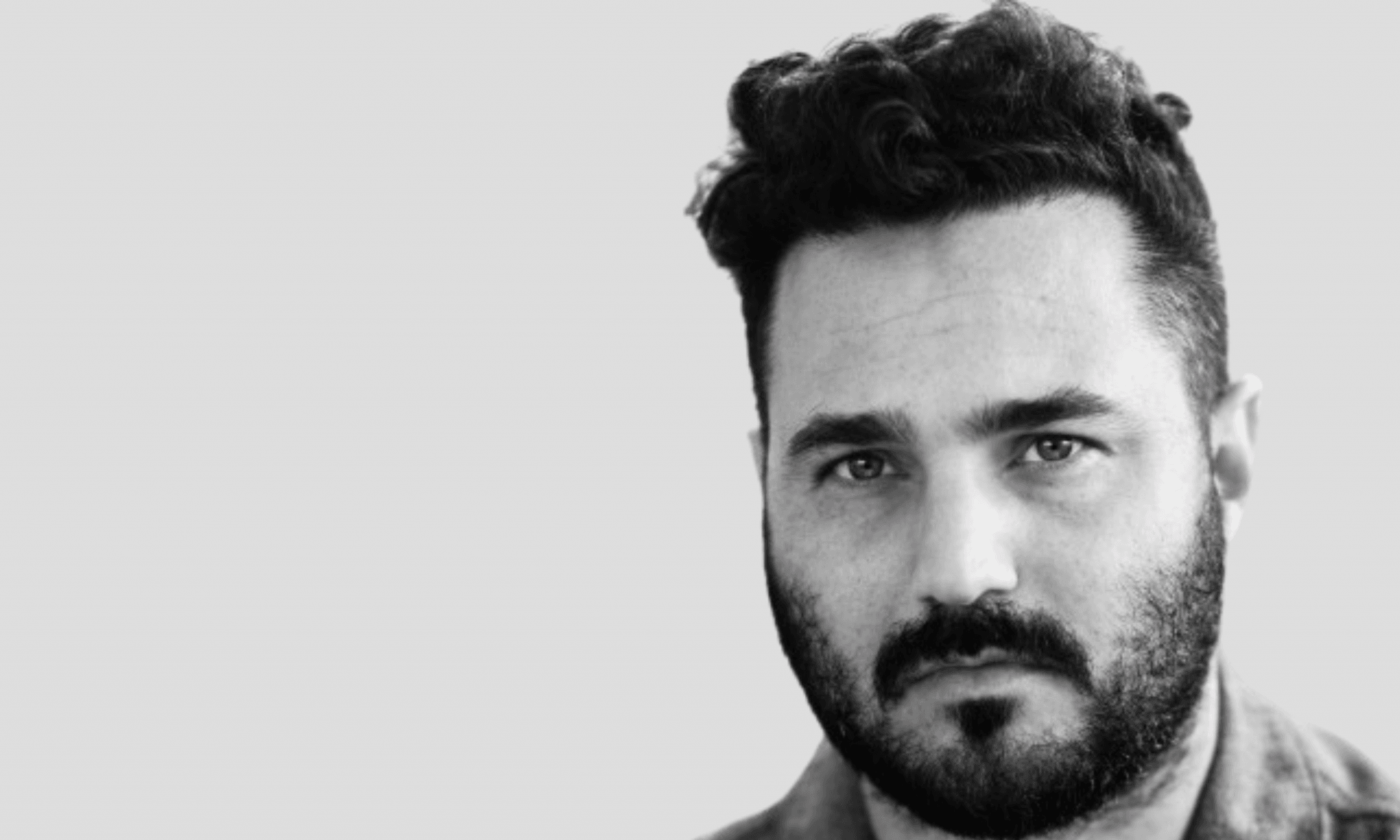 İşgal karşıtı İsrailli yönetmen Alon Sahar ile İsrail ordusundan ayrıldıktan sonraki aktivizmini, Filistin yanlısı İsraillilerin zulmün sonlanmasındaki rolünü ve Almanya’nın protestolara karşı tutumunu konuştuk.