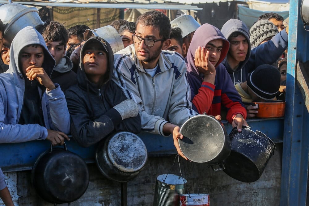 İsrail'in ateşkesi bitirmesinin ardından yeniden saldırdığı Gazze'de fırınlar İsrail ablukası nedeniyle kapandı. Bölgede süren insani kriz yeniden tırmanışta. Birleşmiş Milletler, gıda stoklarının tükendiğini duyururken duruma müdahale adına bir adım atılmış değil.