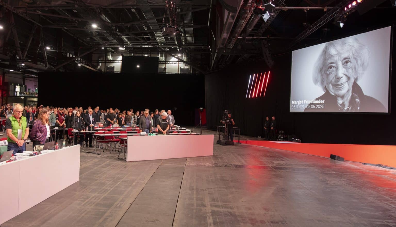 10 Mayıs'ta konferansta Sol Partililer Berlin'de hayatını kaybeden Holokost kurbanı Margot Friedländer'i anıyor.