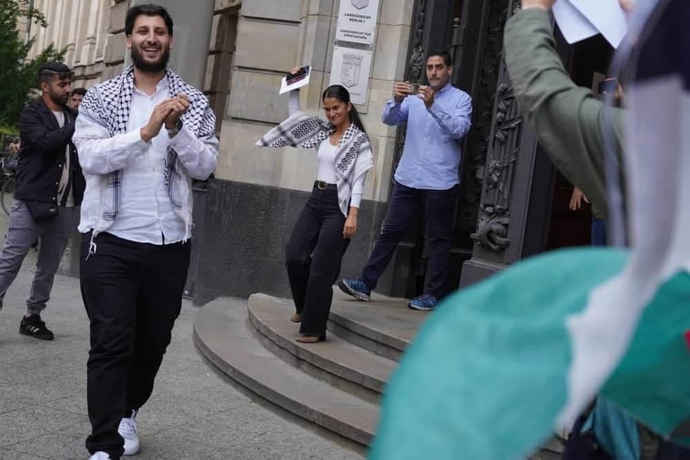 "Nehirden Denize Filistin Özgür Olacak" sloganı nedeniyle yargılanan Yasemin Acar, beraat etti. "Almanya'da çifte standarttan bahsetmek bile suç sayılıyor," diyen Acar'ın mahkeme yaptığı savunmanın tam metnini yayınlıyoruz.