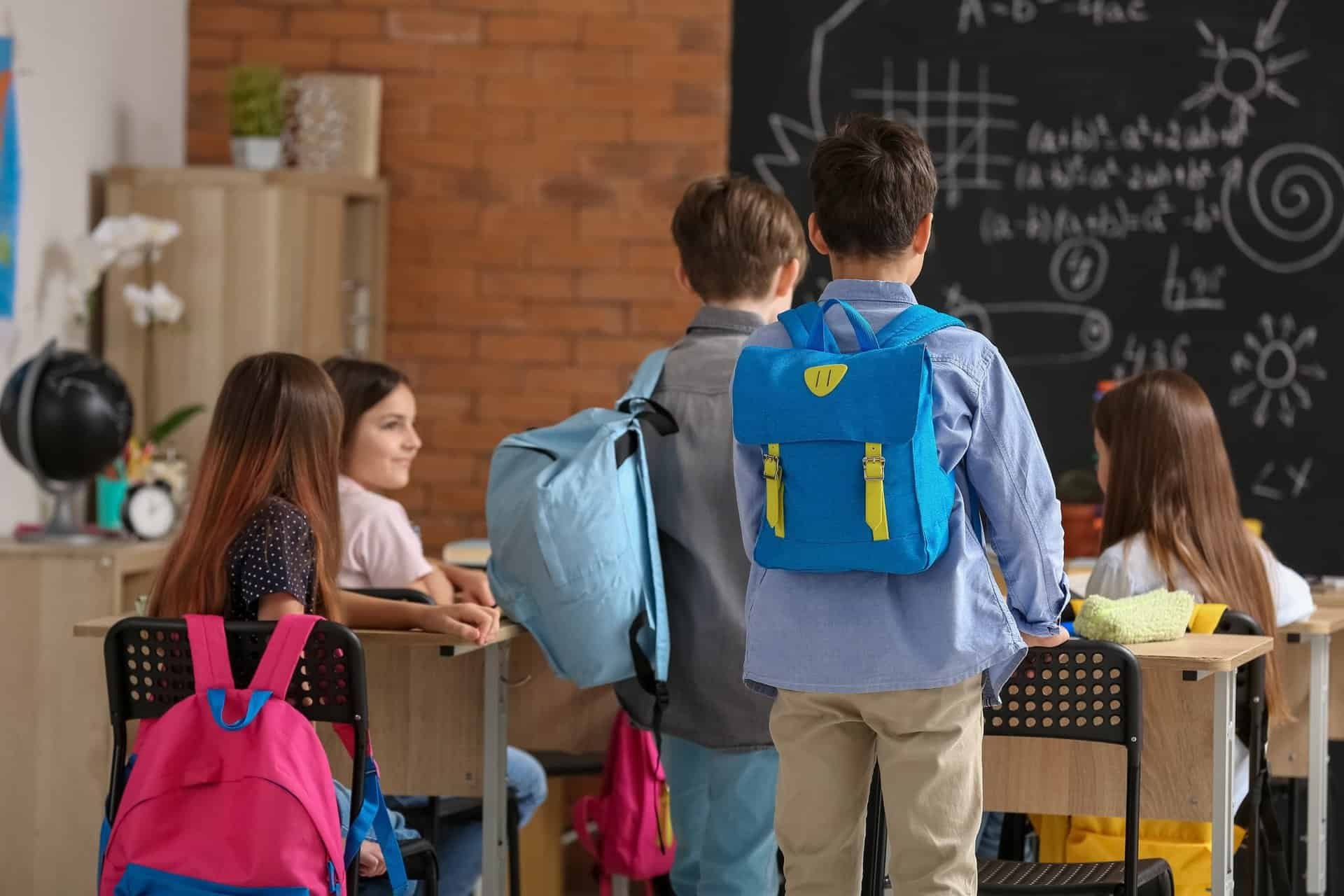 okul eğitim bilgi finlandiya ingiltere finansal okuryazarlık medya yapay zekâ