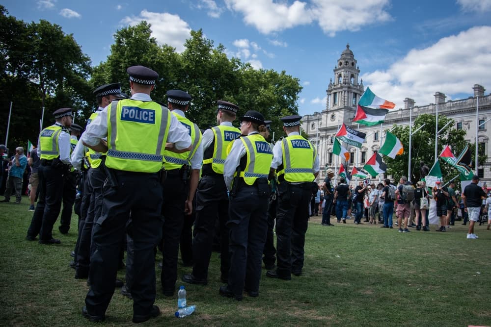 Londra, İngiltere, Birleşik Krallık | 9 Ağustos 2025| Göstericiler, Gazze’deki açlığı durdurma ve İsrail’in silahlandırılmasına son verilmesi çağrısıyla düzenlenen Ulusal Filistin Yürüyüşü’ne katılıyor. | Fotoğraf: Loredana Sangiuliano - Shutterstock.com