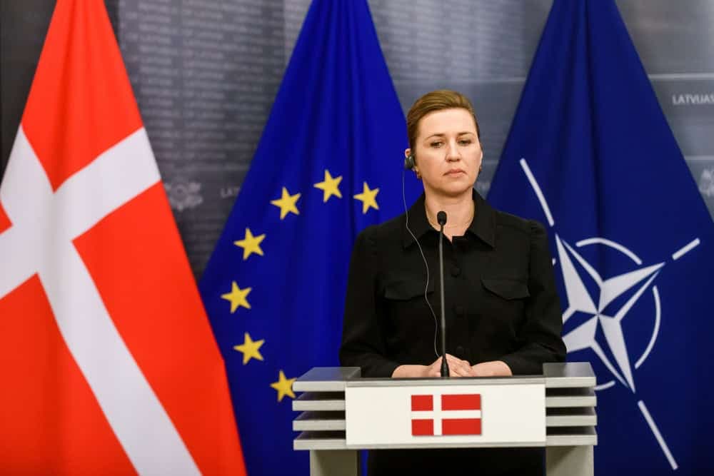 danimarka grönland erken seçim sosyal demokratlar parti siyaset