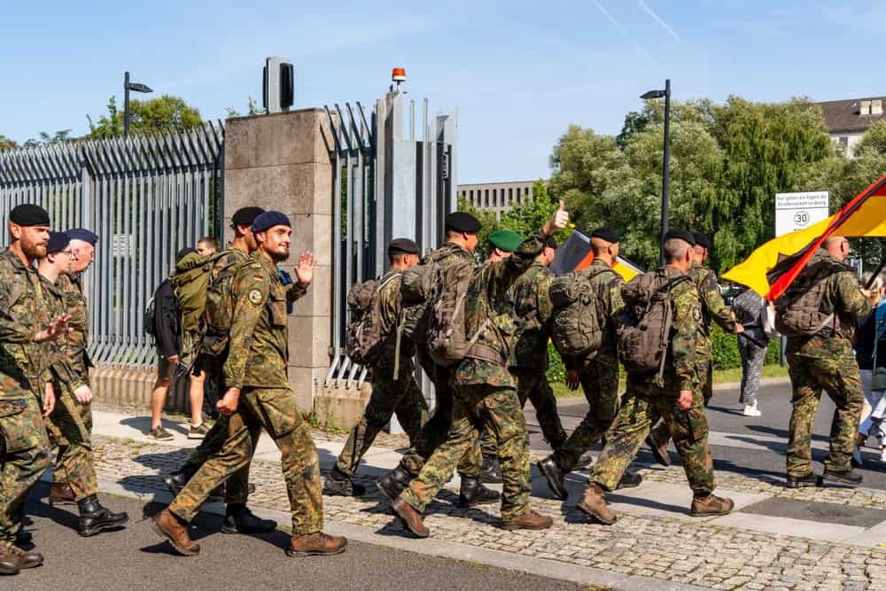 bundeswehr manevi rehberlik almanya alman ordusu islam müslümanlar berlin