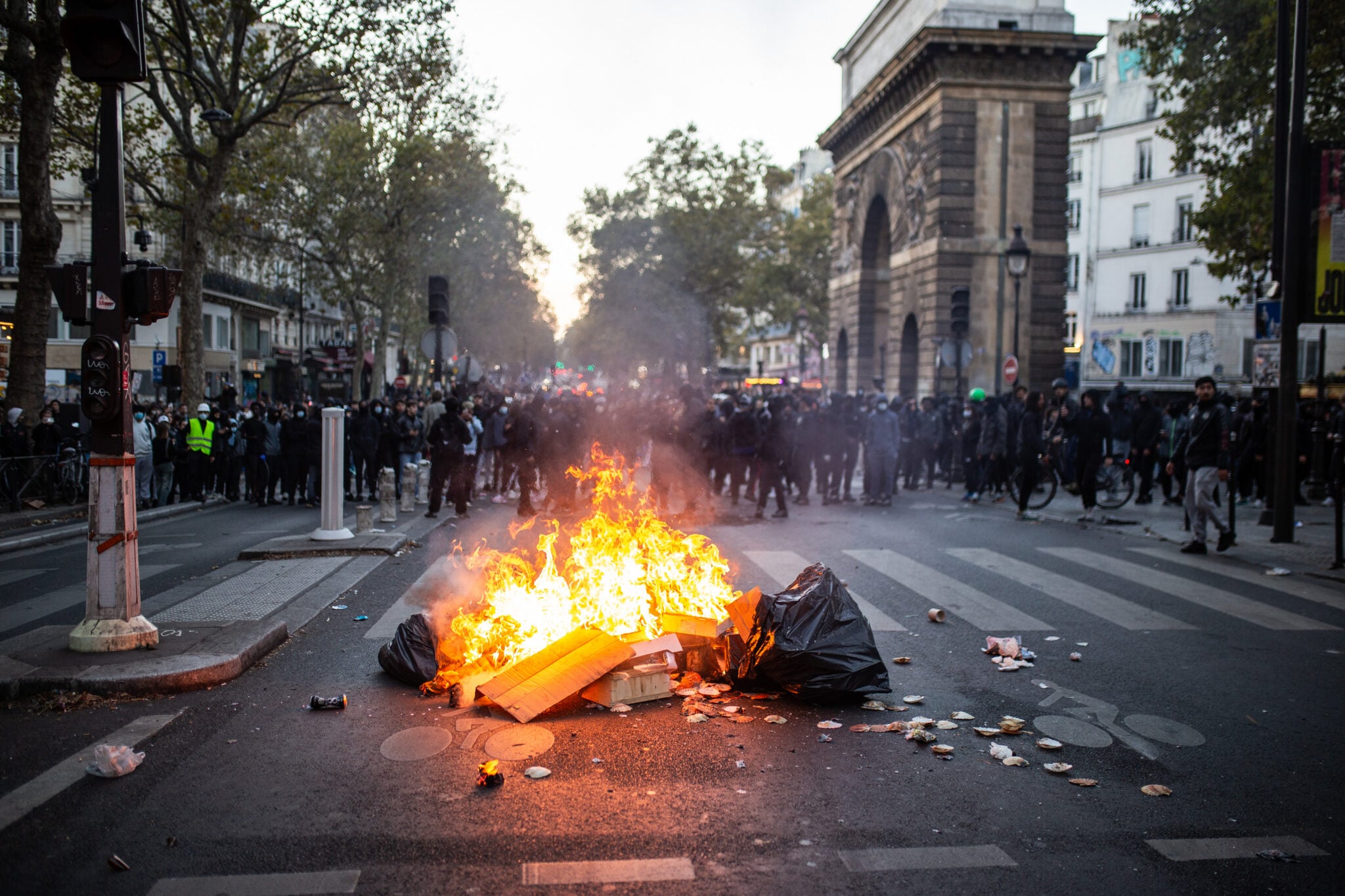 fransa eylemler protestolar 17 ekim polis şiddeti devlet kamu düzeni macron