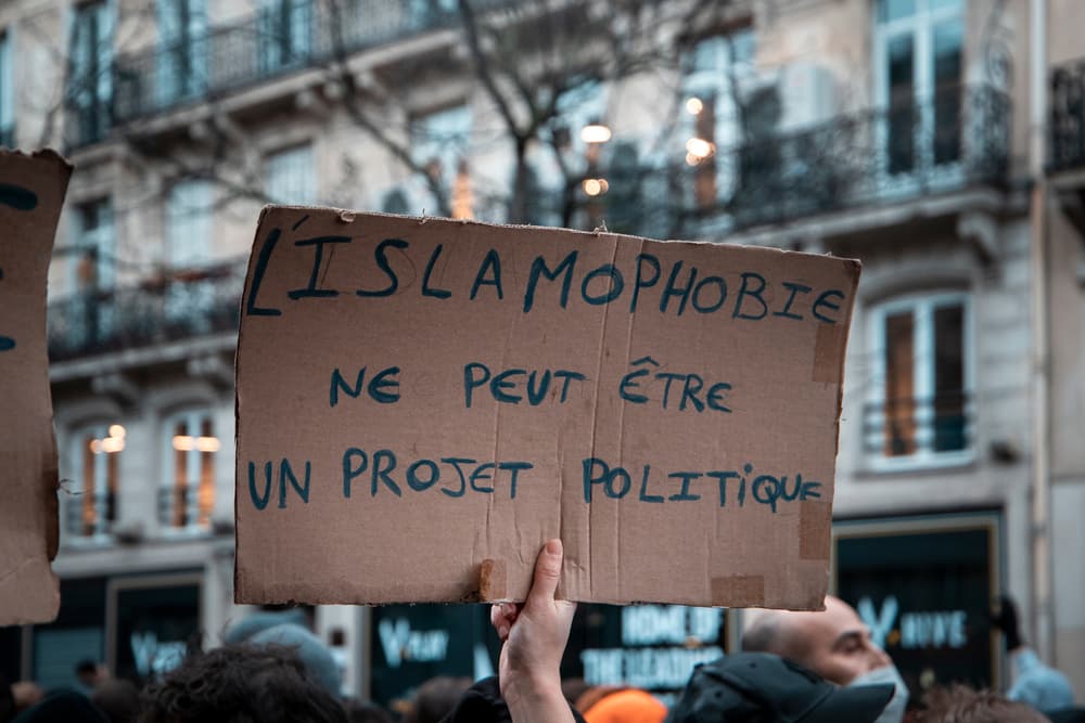 fransa islamofobi trappes saldırısı ırkçılık müslüman karşıtı karşıtlığı islam düşmanlığı