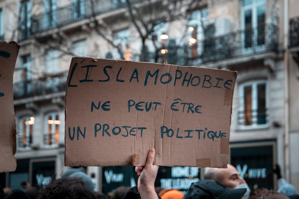 fransa islamofobi trappes saldırısı ırkçılık müslüman karşıtı karşıtlığı islam düşmanlığı
