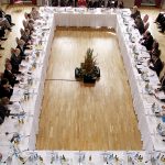 Okul Sırası İle Yuvarlak Masa Arasında