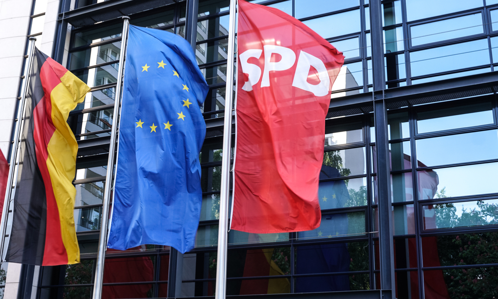 Almanya’da terör örgütü PKK/PYD yandaşları Sosyal Demokrat Parti’nin Frankfurt teşkilatı binasını işgal girişiminde bulundu.