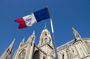Fransa’da İslam Saplantısını Pekiştiren Yasa Tasarısı
