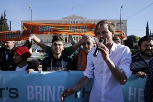 Hollandalı Grup 150 Mülteciyi Ülkelerine Götürmek İstiyor