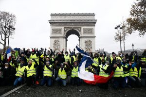 Sarı Yeleklilerin Gösterileri Fransa’yı Sarstı 