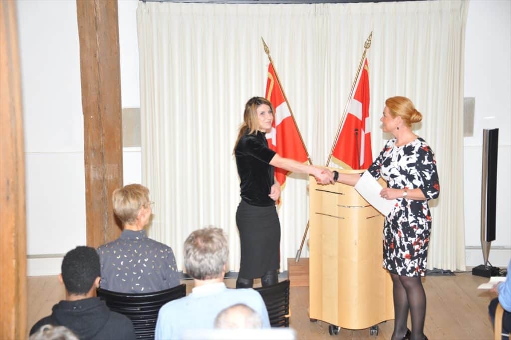 Danimarka’da Bir İlk: Vatandaş Olanlara “Tokalaşma Töreni”