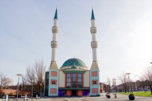 Hollanda’daki Müslümanlardan Cami Saldırılarına Karşı Güvenlik Talebi