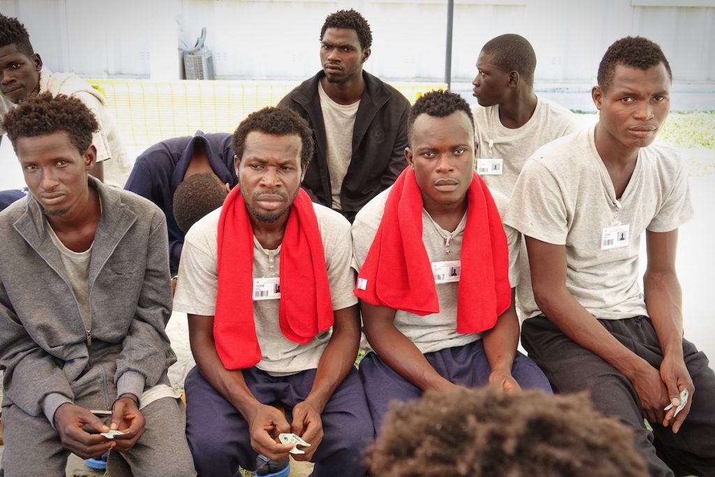 Göçmenleri Saati 4 Avroya Çalıştıran Çeteye Operasyon