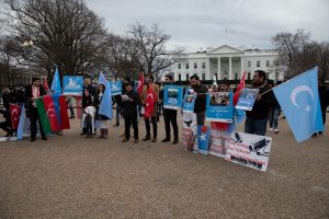 IGMG’den Beyaz Saray Önünde Uygur Türklerine Destek Gösterisi
