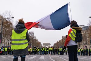 Fransa’da Aylar Sonra Düzenlenen Sarı Yeleklilerin Gösterilerinde Olaylar Çıktı