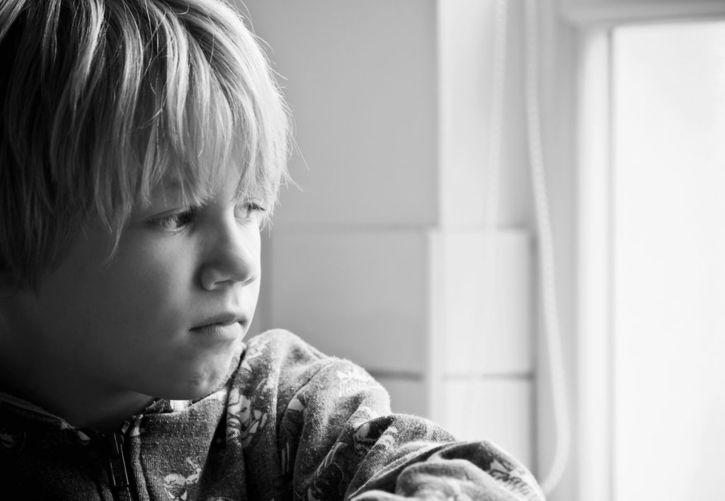 “İngiltere’de Yoksulluk İçindeki Çocuk Oranı Rekor Seviyelere Ulaşabilir”